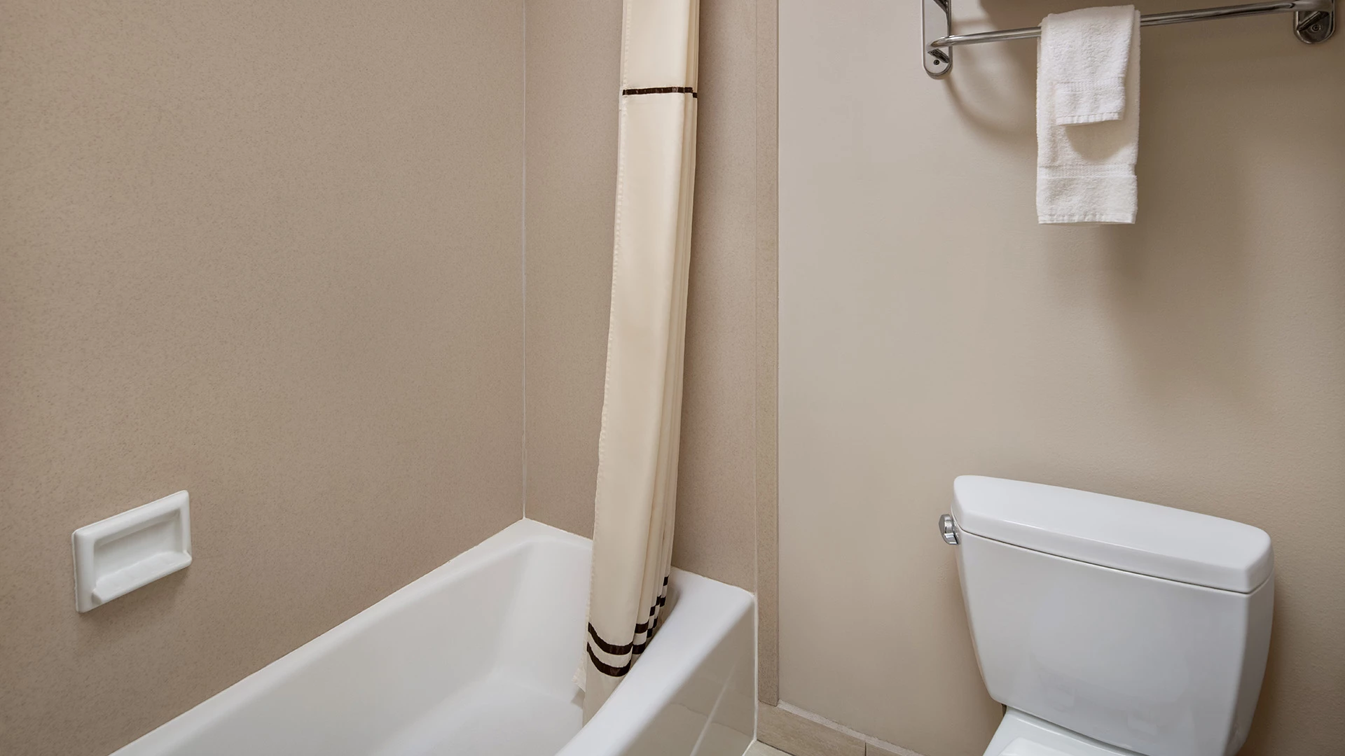 Cortona Inn and Suites Anaheim Resort — photo 33 of 60