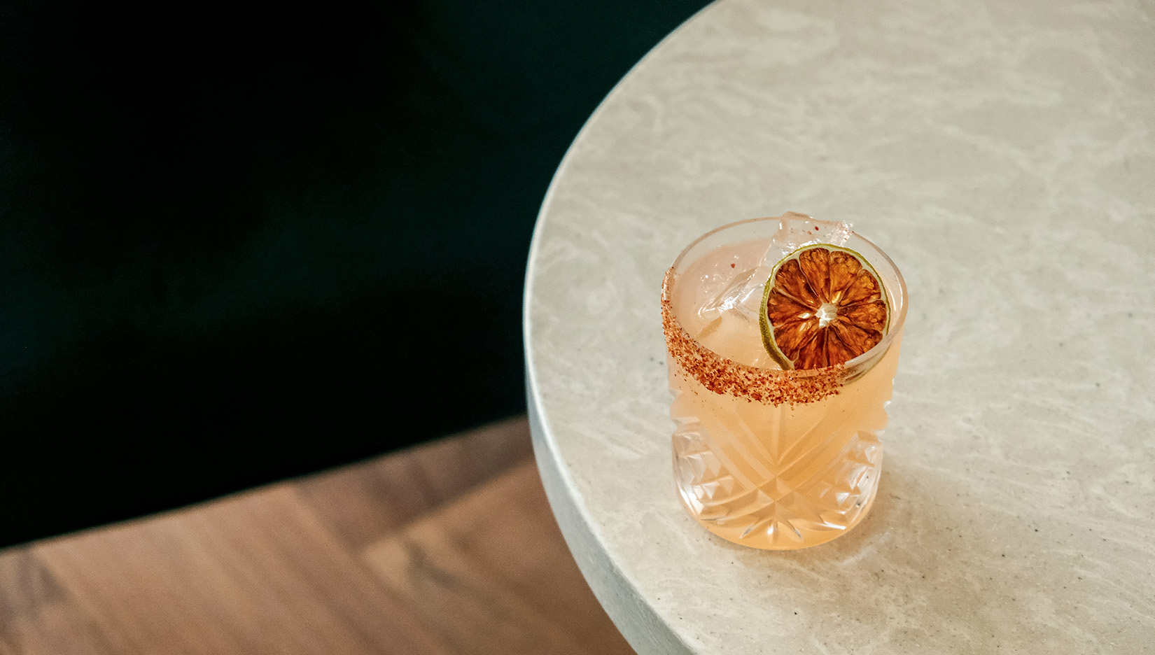 hiltonarlingtonrosslynthekey dining additionaloutlet pendantbarandlounge