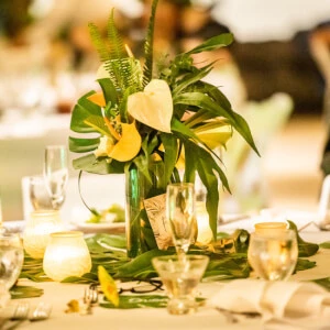 wedding dining set with flower vase centerpiece 