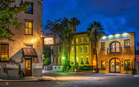 the andrew pinckney inn buildings by night time