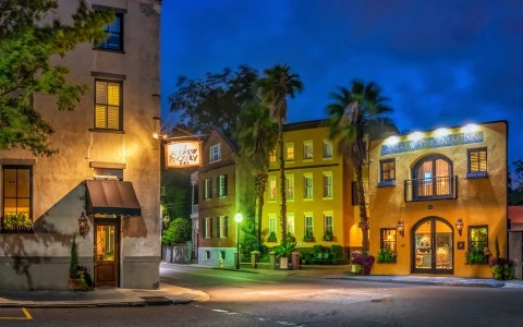 the andrew pinckney inn buildings by night time