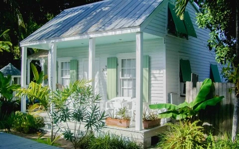 Cigar house exterior 