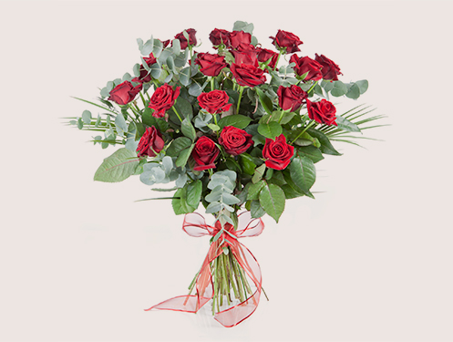 a bouquet of red roses
