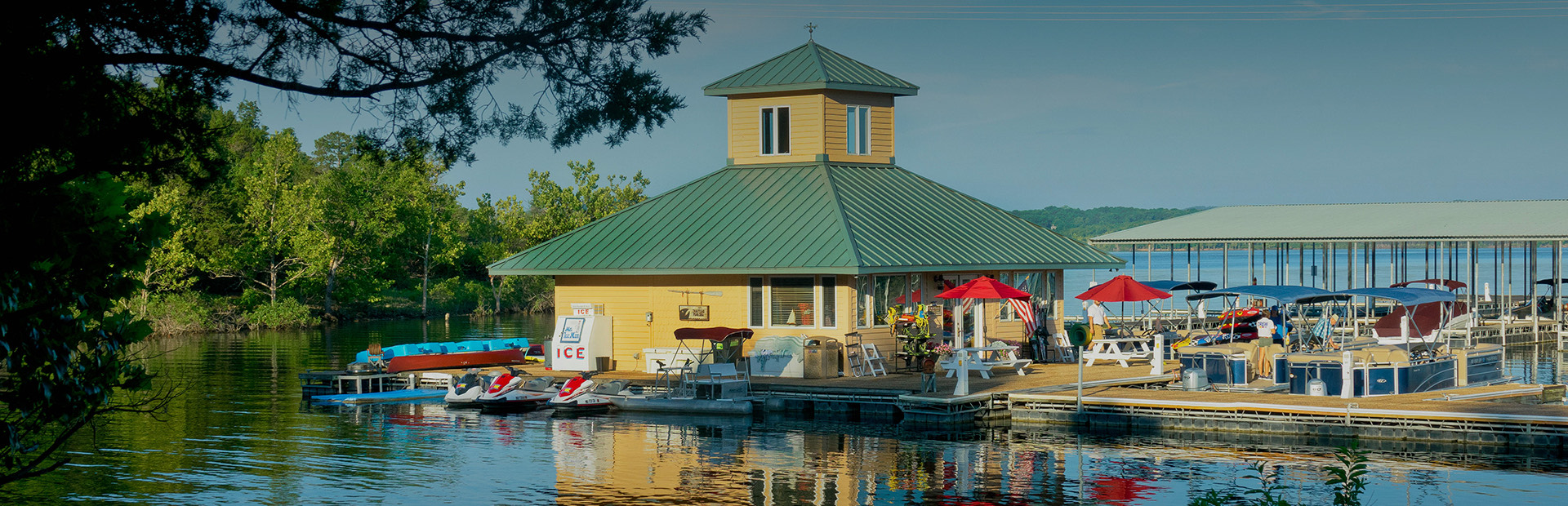 chateauonthelakeresort marina header