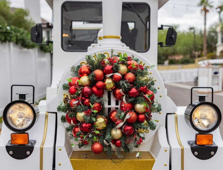 a wreath on a train