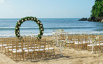 Wedding venue next to the water