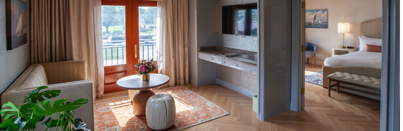 a room with a tv on the wall