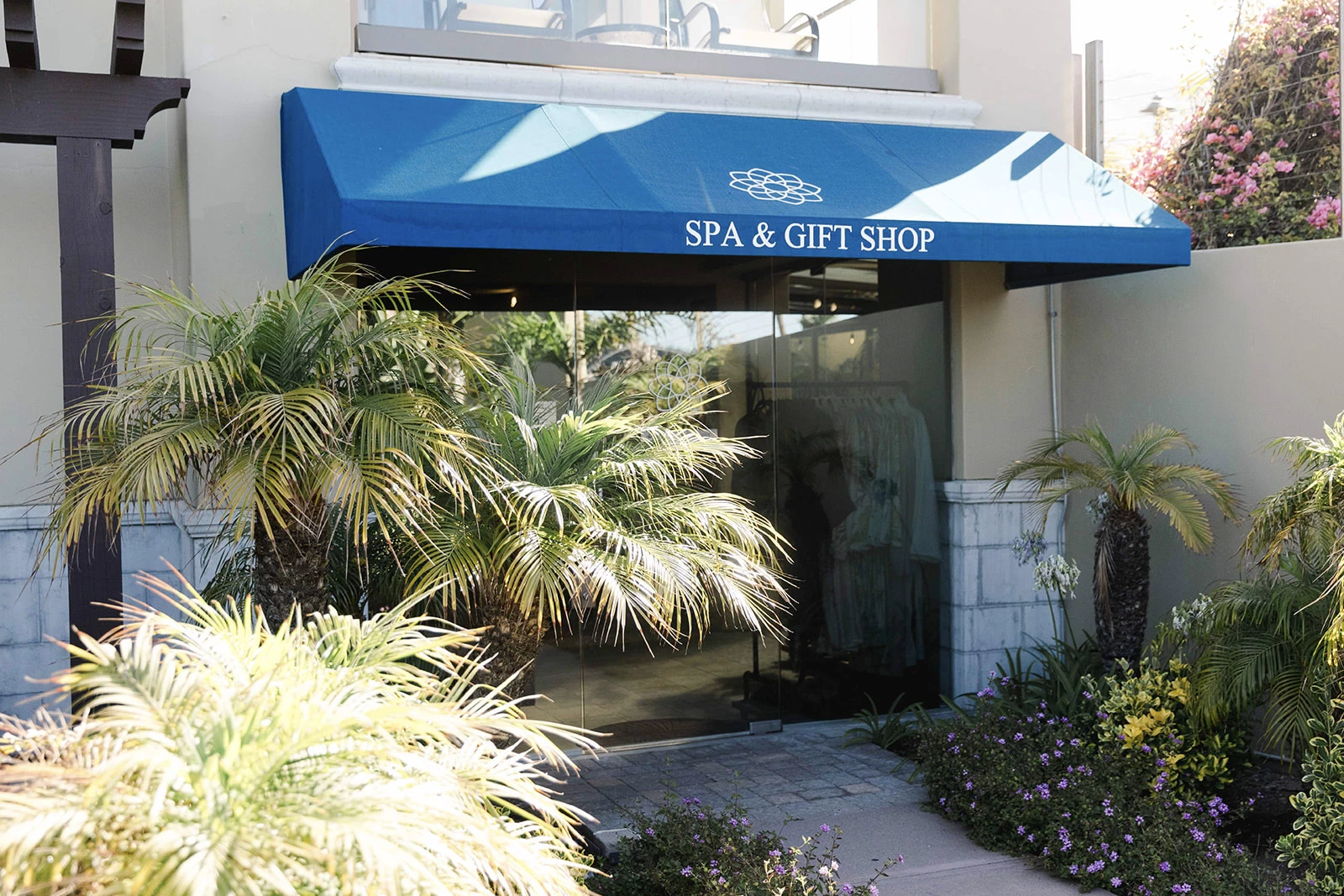 spa & gift shop at dolphin bay resort & spa in pismo beach, california