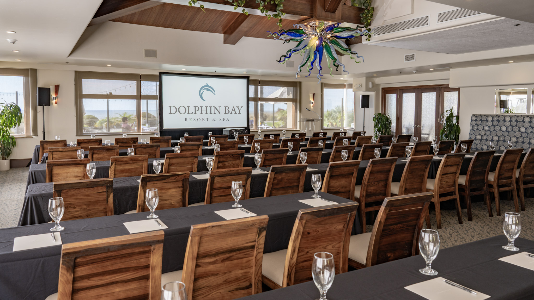 Lido Dining Room & Lounge at Dolphin Bay Resort & Spa in Pismo Beach — spacious meeting and dining venue with partial ocean views, accommodating up to 60 guests with flexible layouts and audio-visual support.