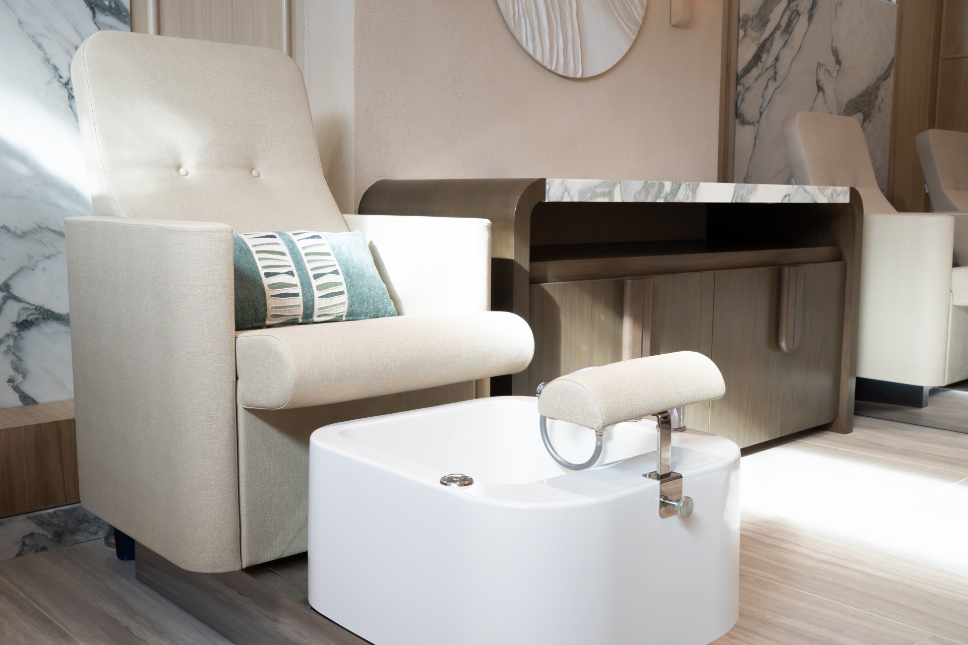 a foot bath in a room