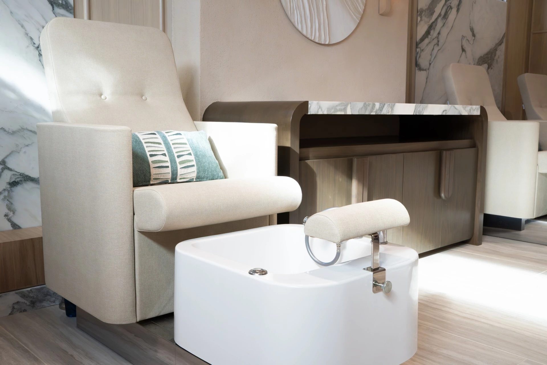 a foot bath in a room