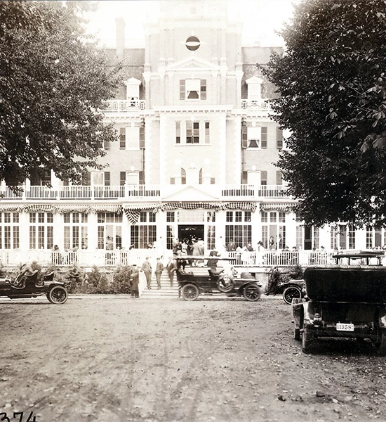 historical photograph of garden city hotel