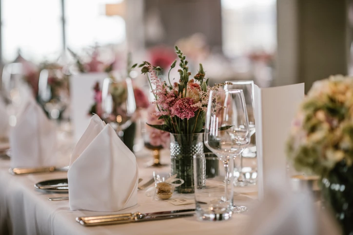 wedding dinner table setting
