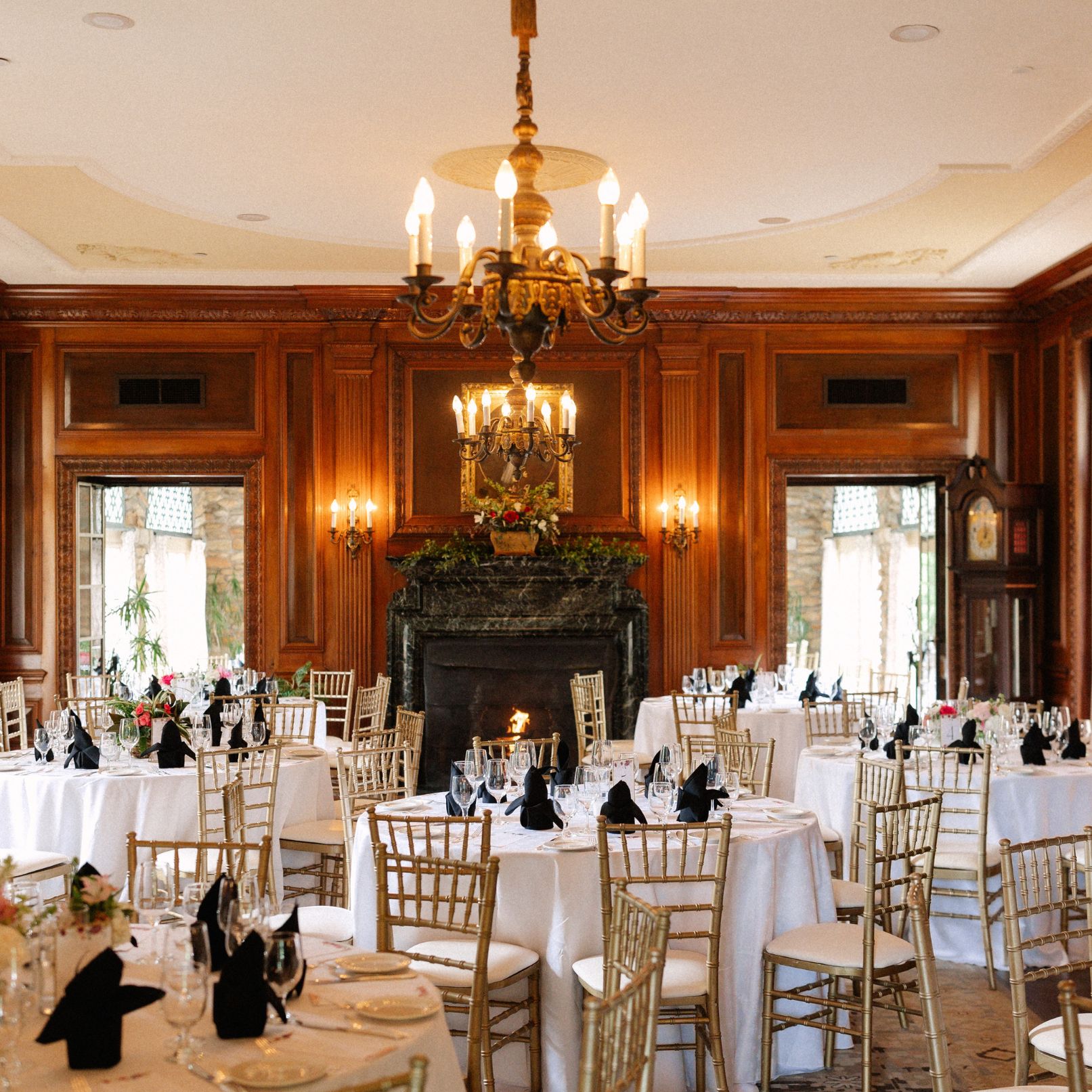 Graylyn's living room set with table and chair rounds
