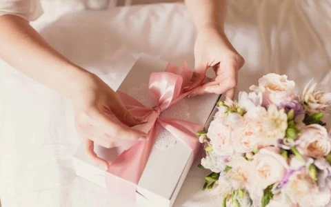 higgins blog internalhero wedddingsgift 1