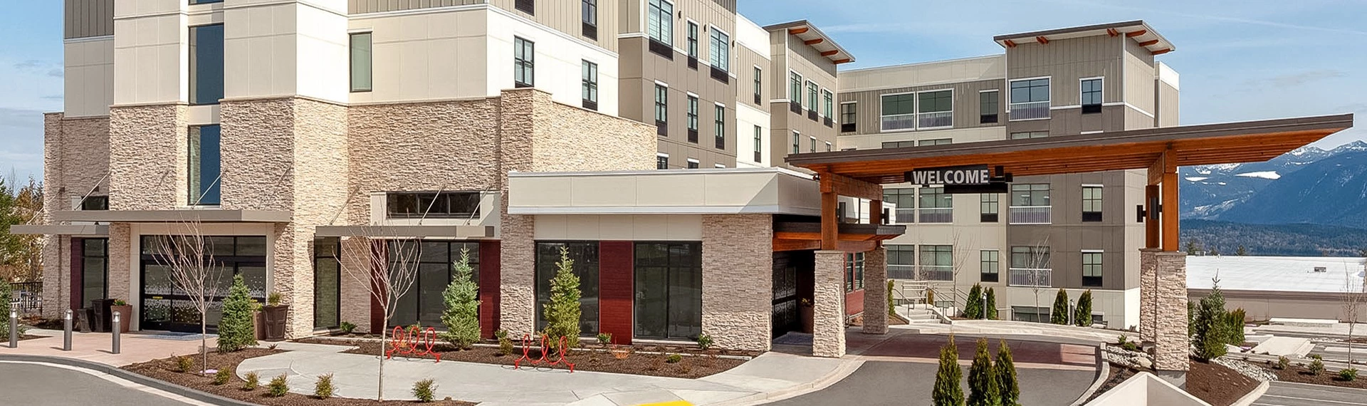 the exterior of the hotel during the day