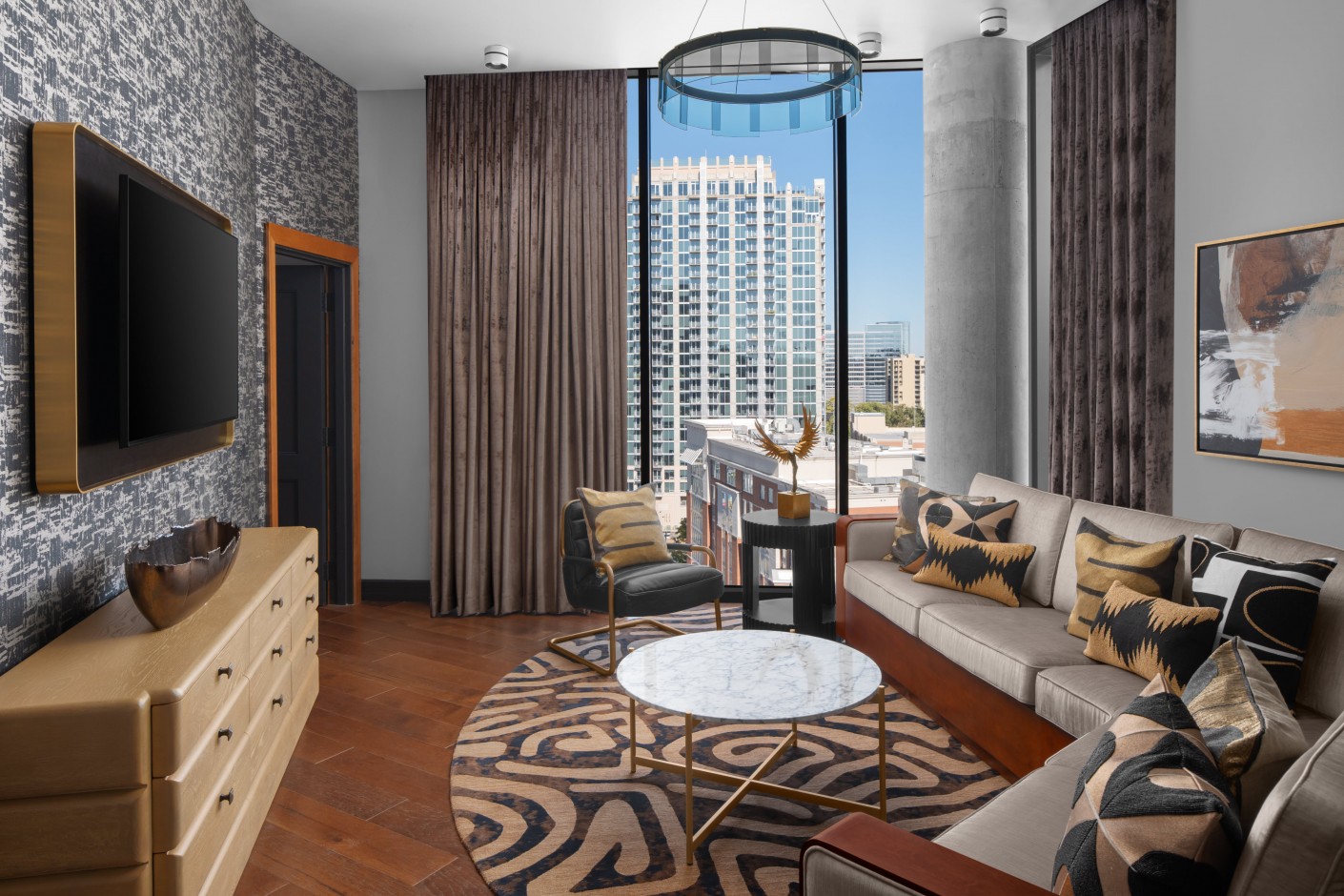 curio_bnamoqq_king_suite_living_room_1509_v2