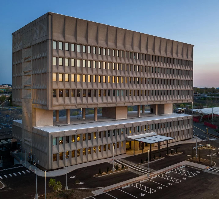 a large building with many windows