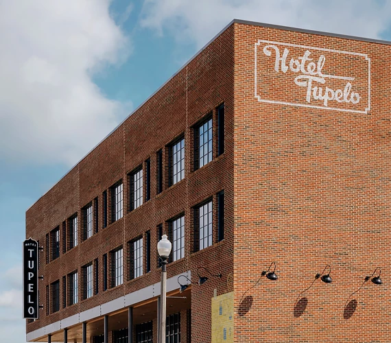 tupelo exterior