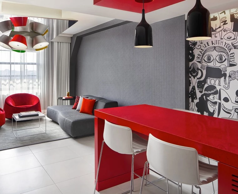 king suite bar dining