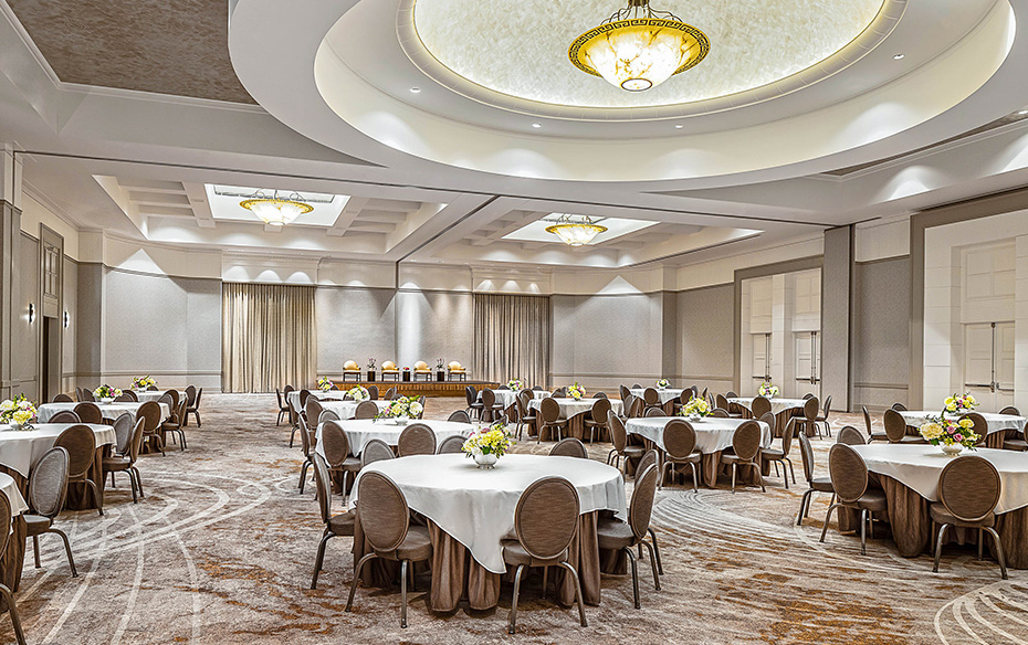 Image One Info a large room with tables and chairs