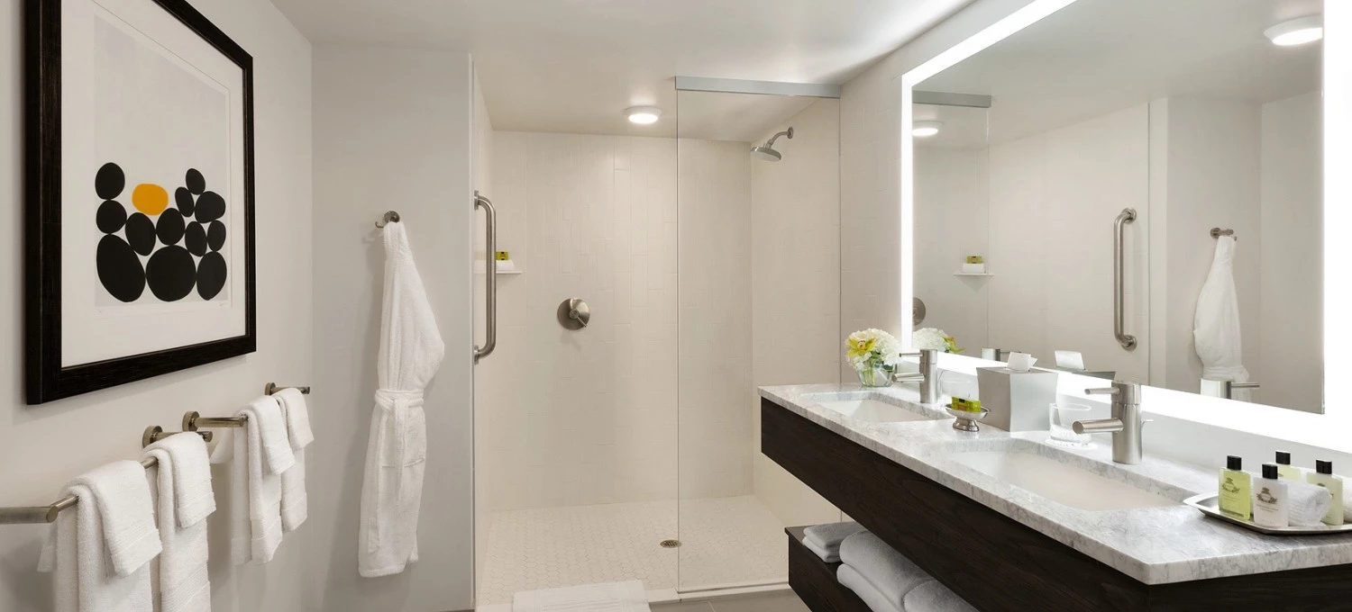 intercontinental saint paul riverfront guest room bathroom