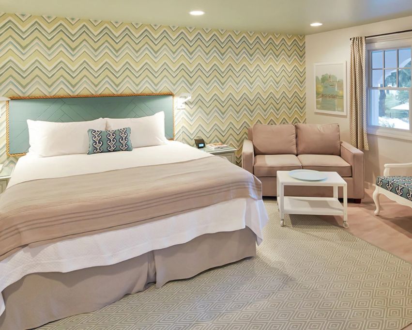 The Lodge on the Cove - Spring into Summer - Kennebunkport, Maine - New England