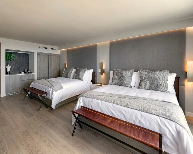 hotel room with 2 queen beds  picture 1