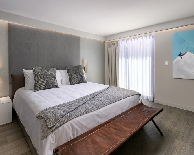 hotel room with king bed picture 1