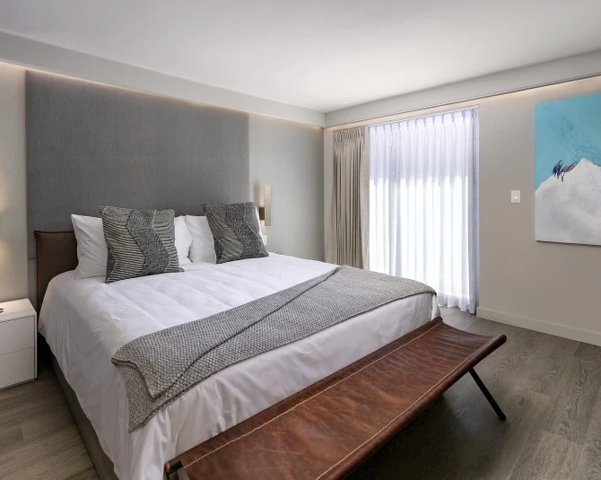 hotel room with king bed picture 1