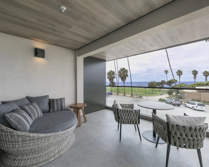 shores vip corner suite balcony picture 3