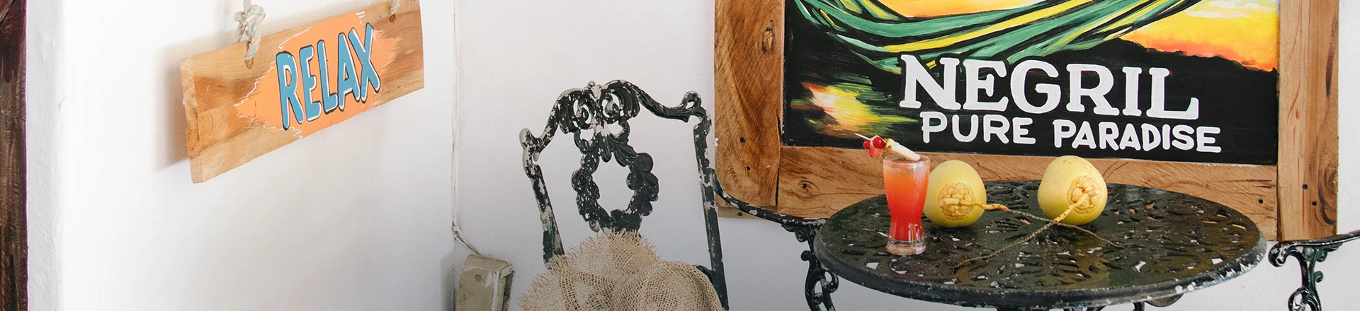 ornate garden bistro table and chair