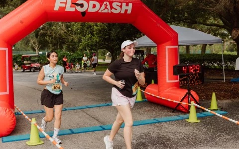 a group of people running