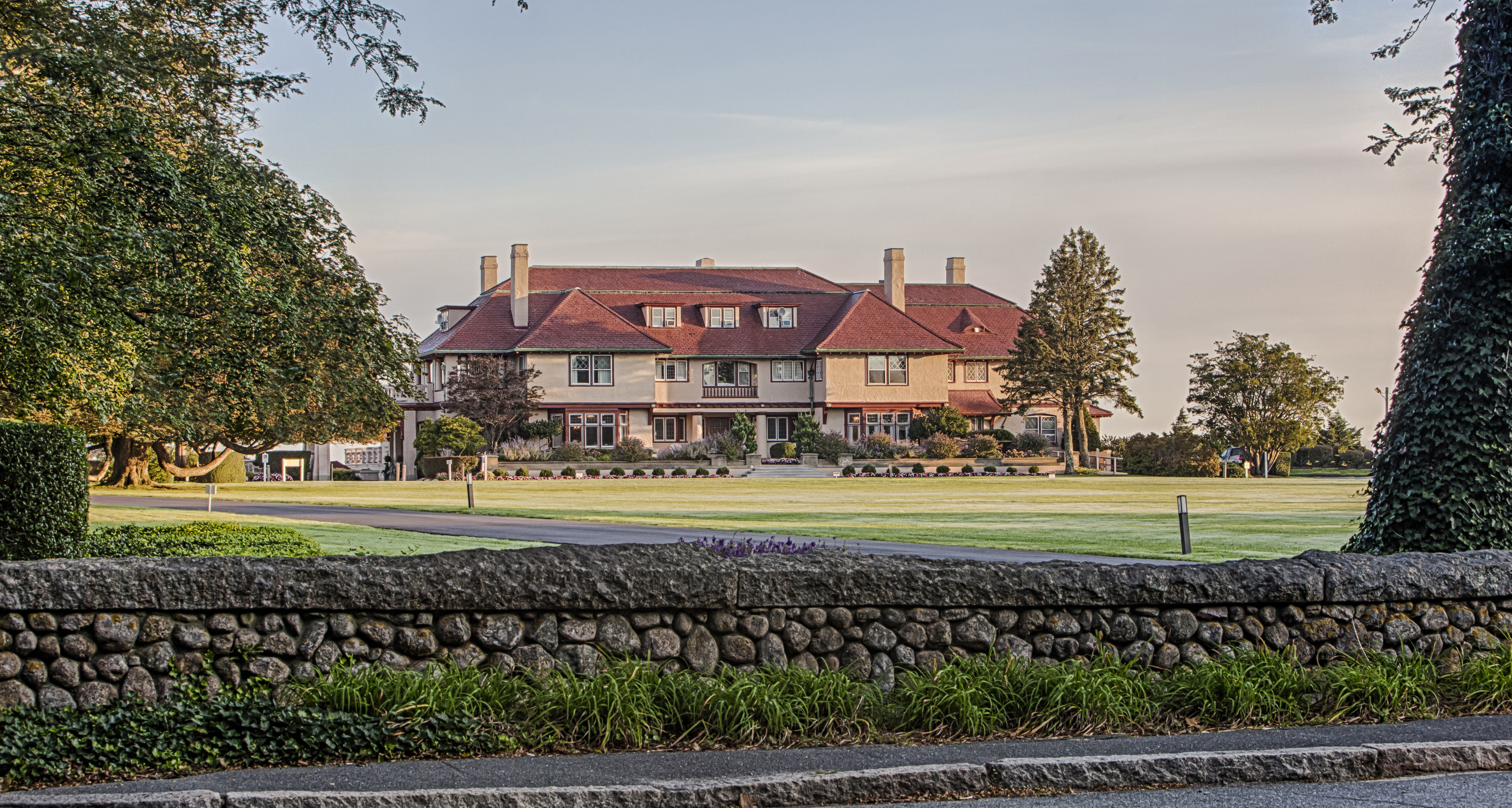 mansion exterior   daytime