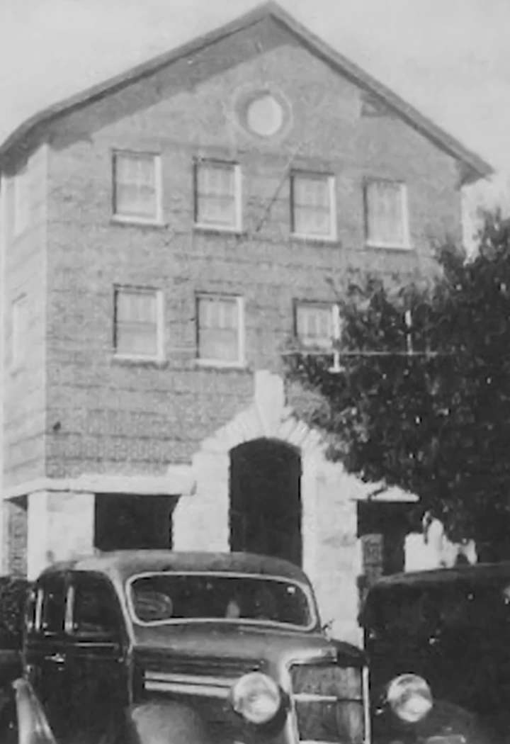 a car parked in front of a building