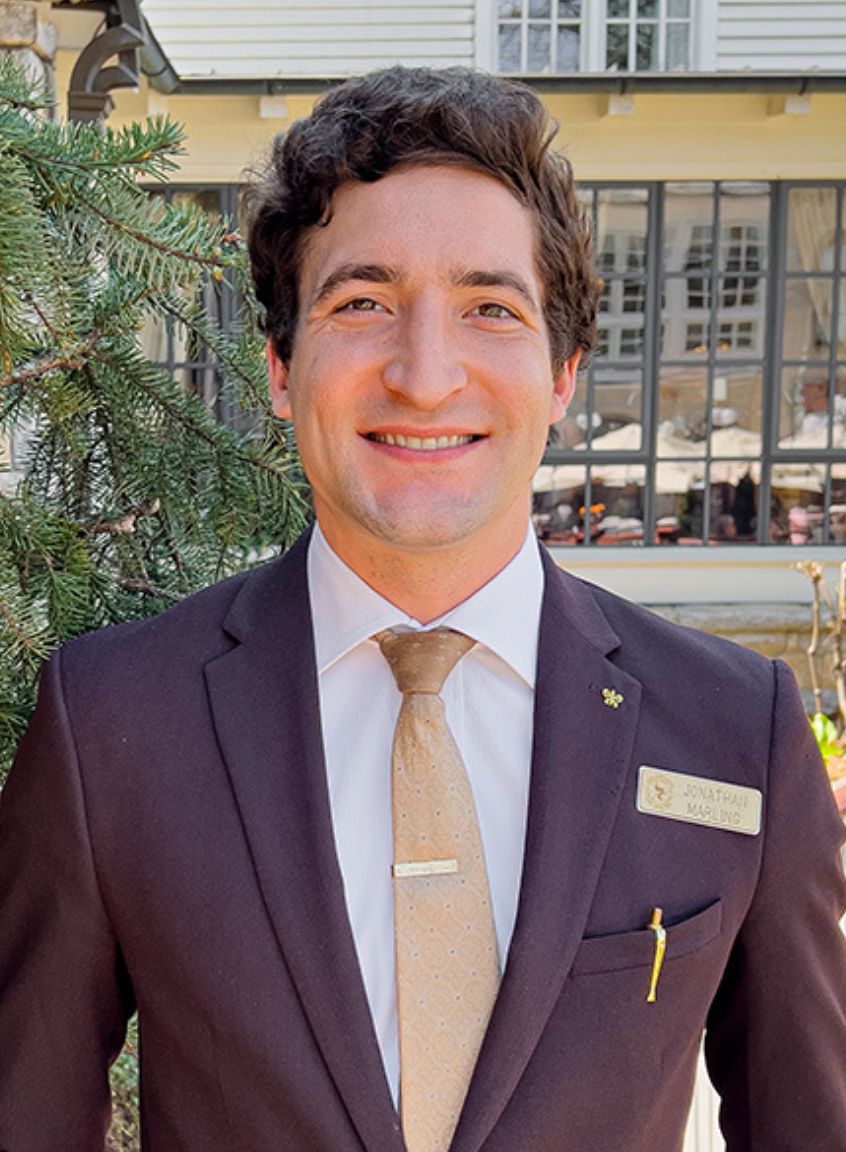 a man in a suit and tie