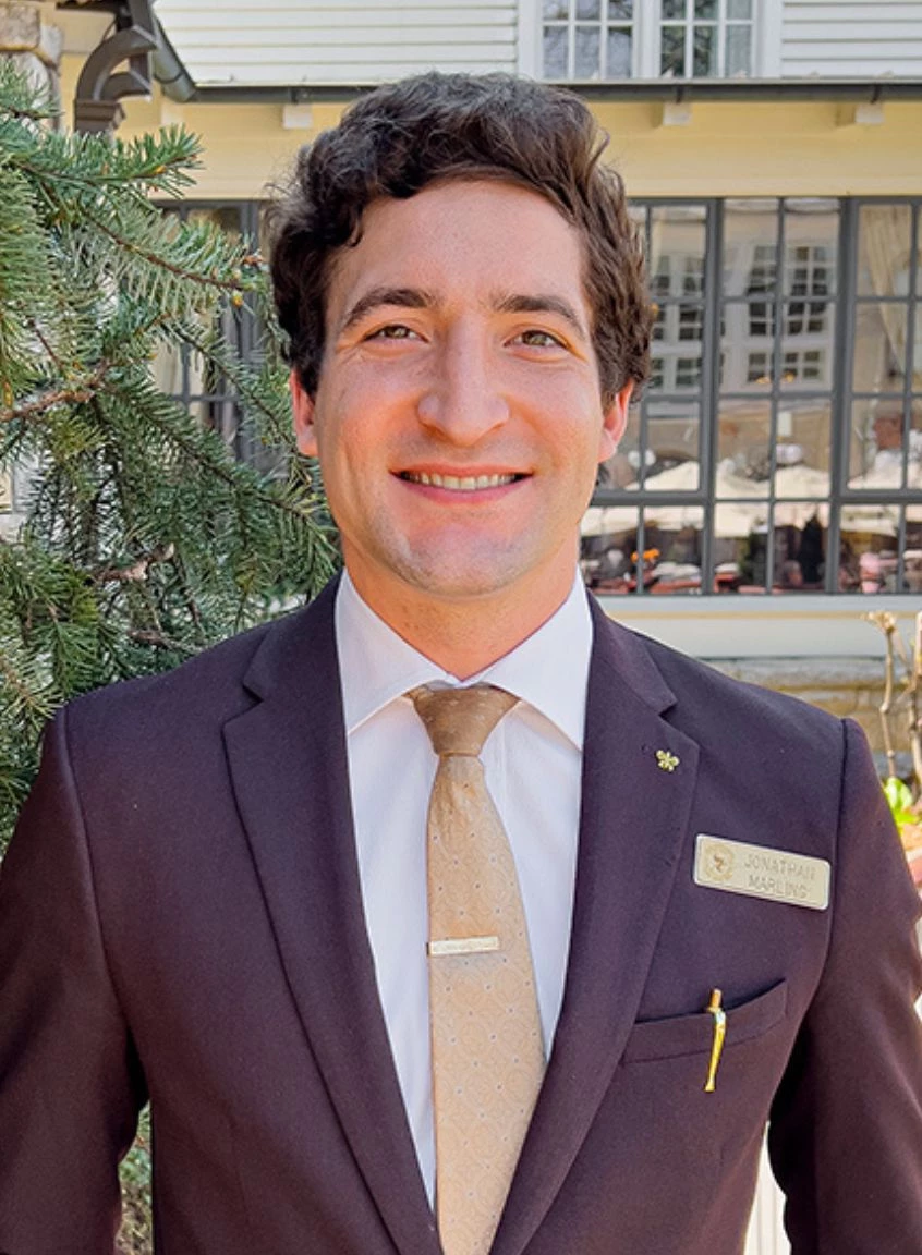 a man in a suit and tie