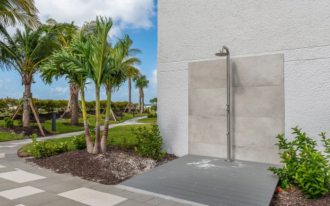a shower outside of a building