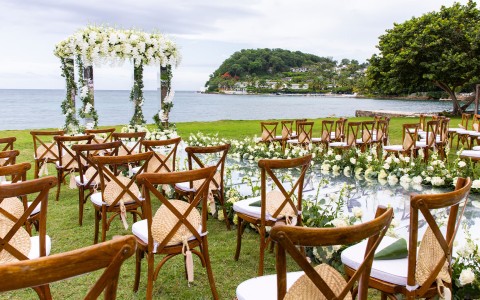 chairs and chairs in a wedding setting