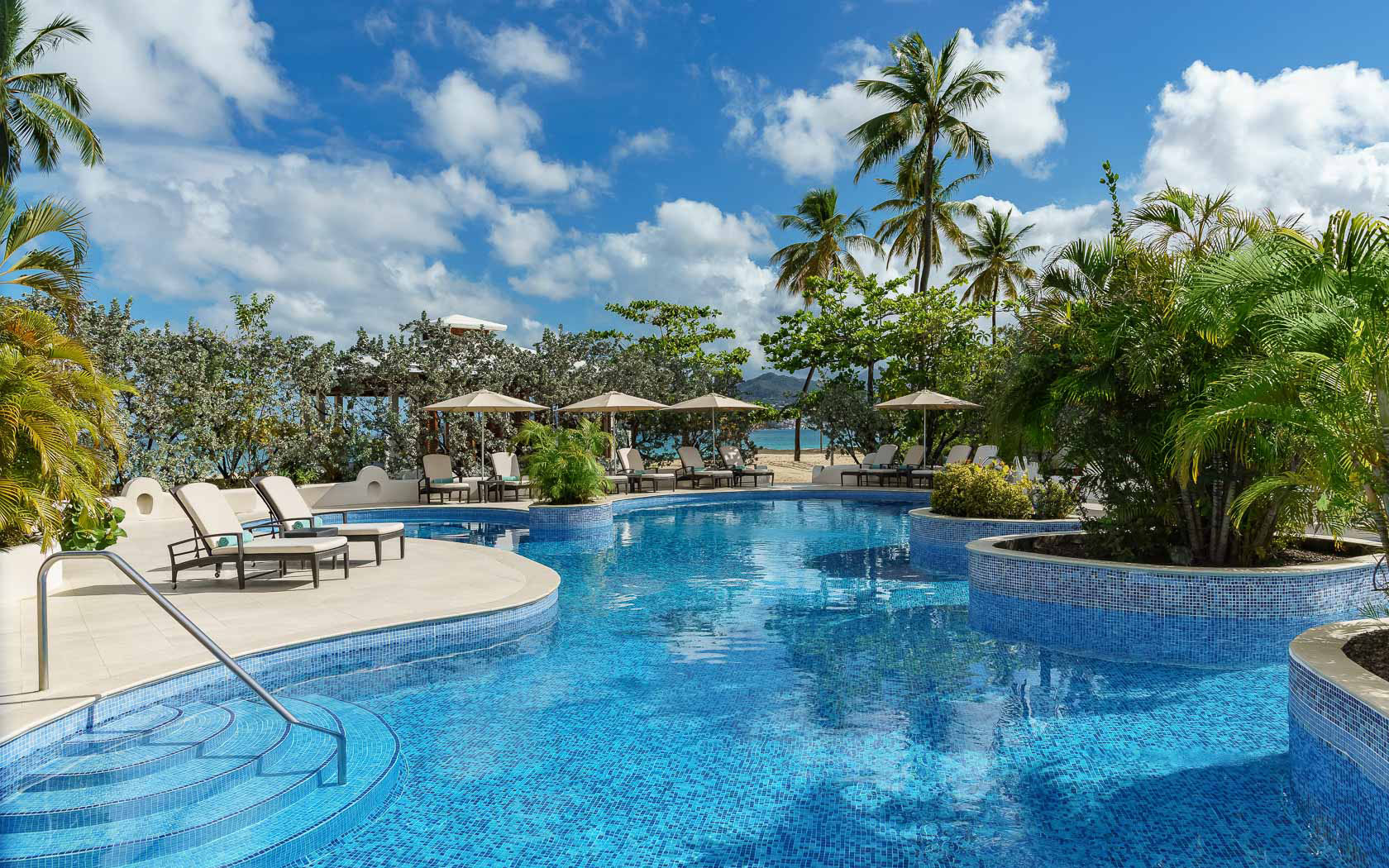 spice island main pool