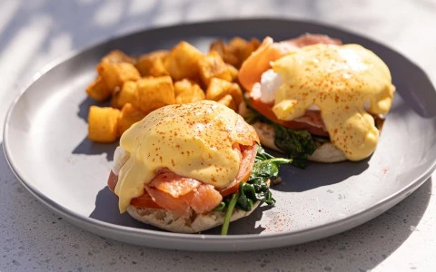 eggs benedict on a plate