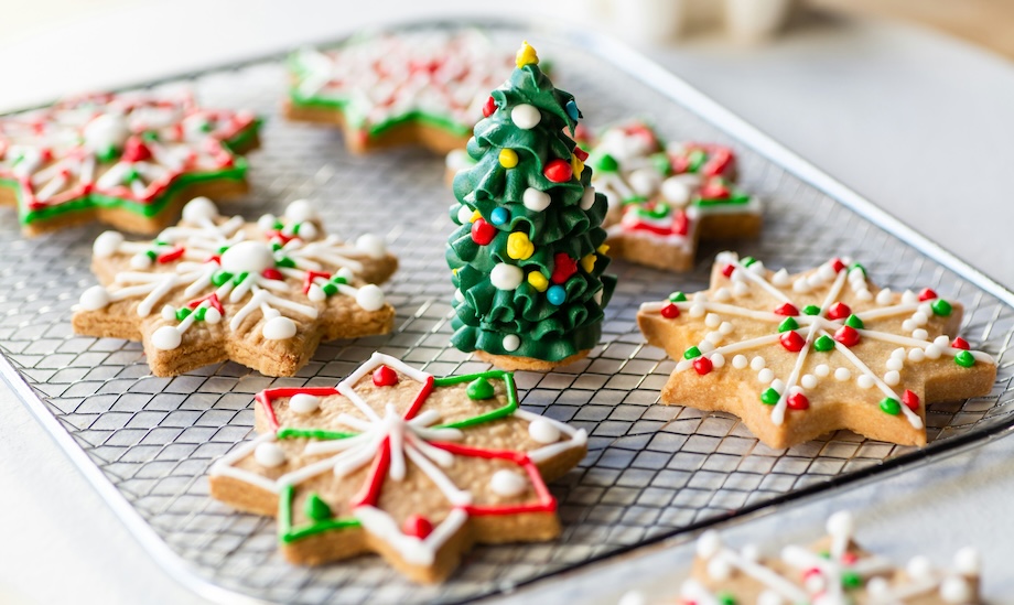 a cookie on a cooling rack