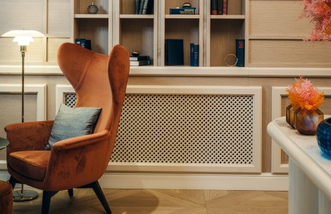 a chair in a room