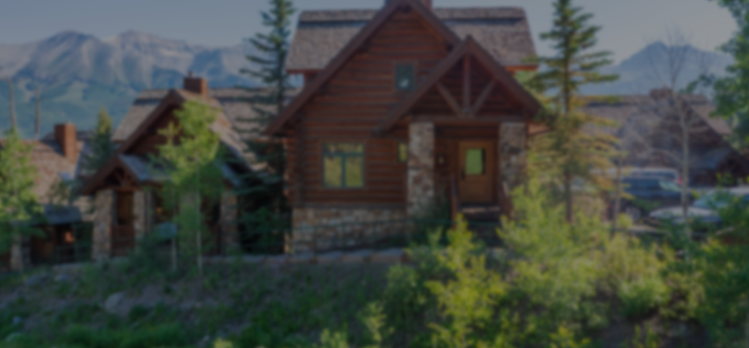 a blurry image of a house