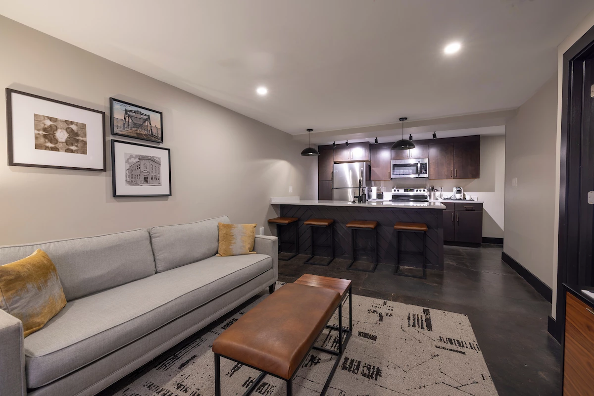 image Two Bedroom Queen Suite  3 