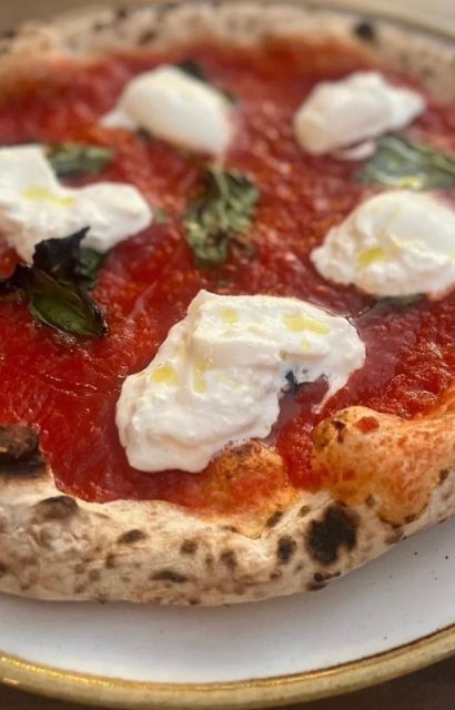 a close up of a pizza