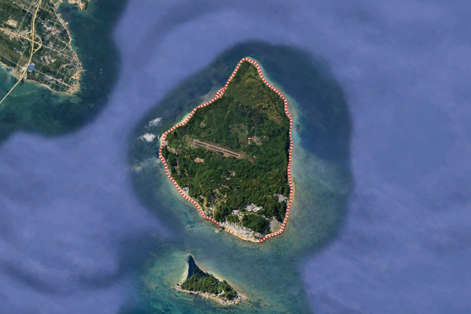 Mackinac Island located in the Straits of Mackinac between Michigan’s Upper Peninsula and Lower Peninsula, showing Lake Huron geography and Northern Michigan travel region