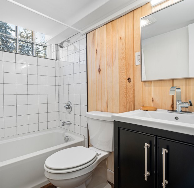 innandmore r22 bathroom gardenlevelapartment