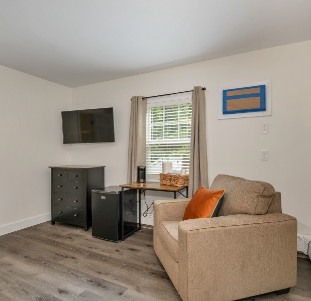 theinnandmore_familysuitenokitchen12_3