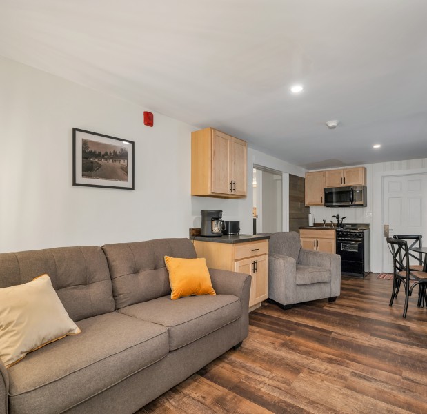 theinnandmore_gardenlevelapartment22_1